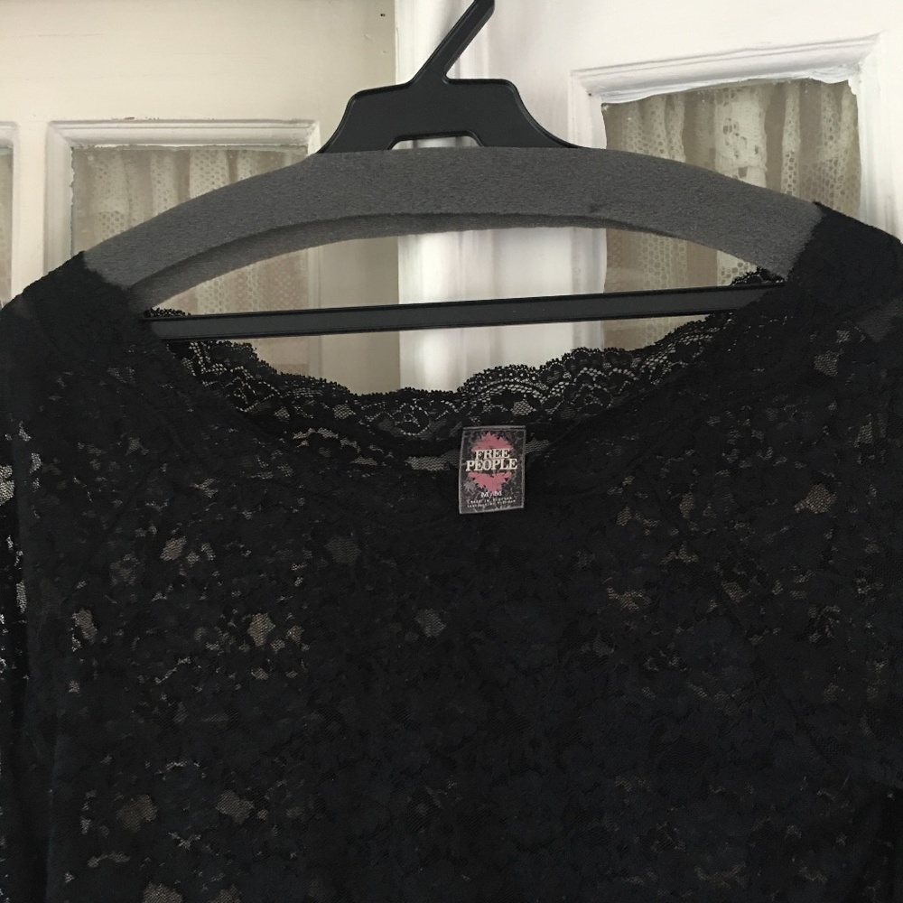 Host Pick! FREE PEOPLE Lace Top β Size Medium - Picture 3 of 6